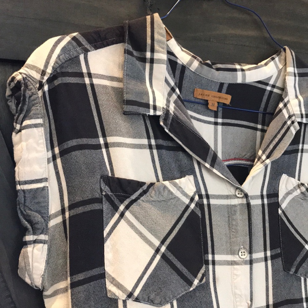 Button down checkered top. - Picture 2 of 3
